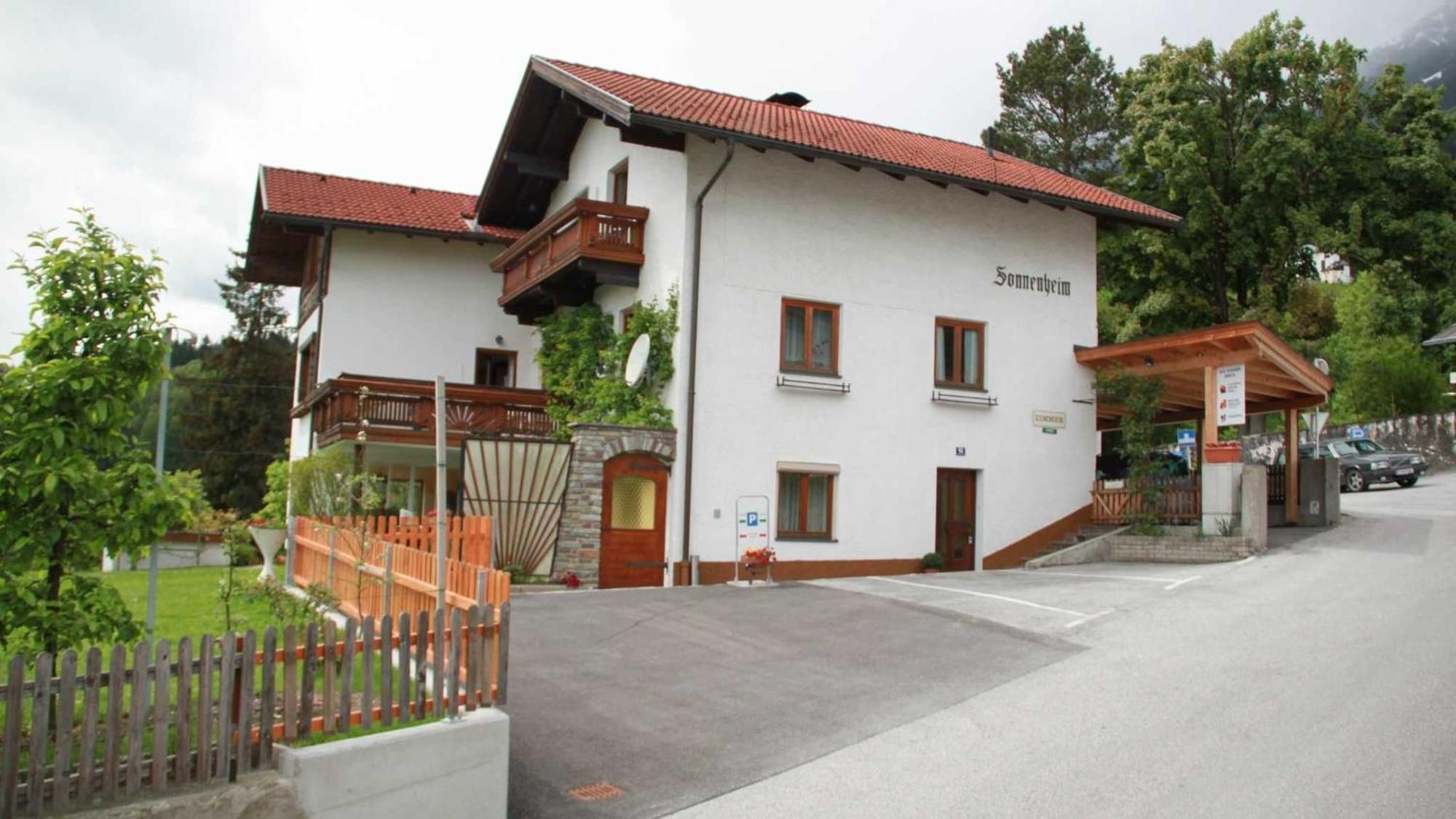 Gaestehaus Sonnenheim Thaur Bagian luar foto